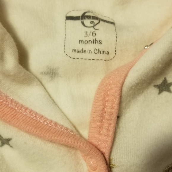 Baby Girl's Sleepers (2) Size 3-6 Months - Picture 4 of 16